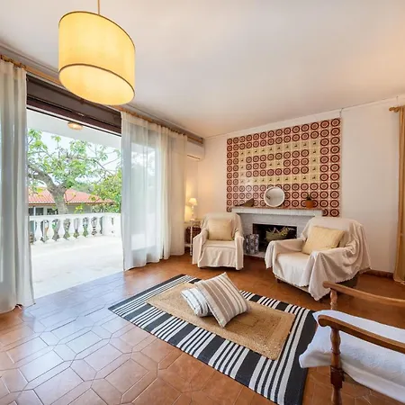 To Ktimataki Дом отдыха